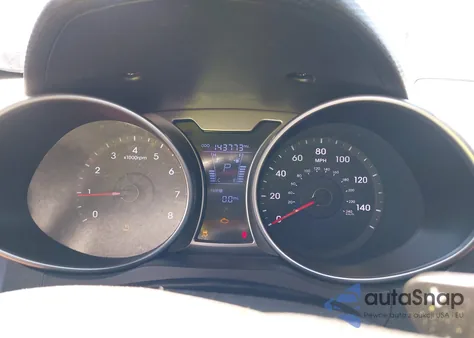 2012 Hyundai Veloster Base W/Red/Black из США, поврежденный, VIN KMHTC6AD6CU048653